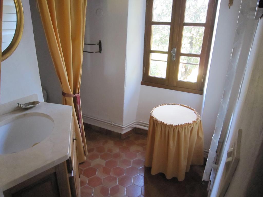 La Frandomiere Bed & Breakfast Saint-Martin-de-Londres Exterior foto